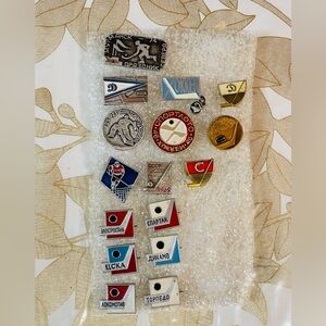 VTG Lot Of 16  Soviet Era Pins Badges Ice Hockey  Team USSR DYNAMO SPARTAK CSKA